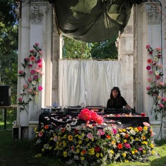 Margaux at Lo - Fi Playground - Ambient Picknick