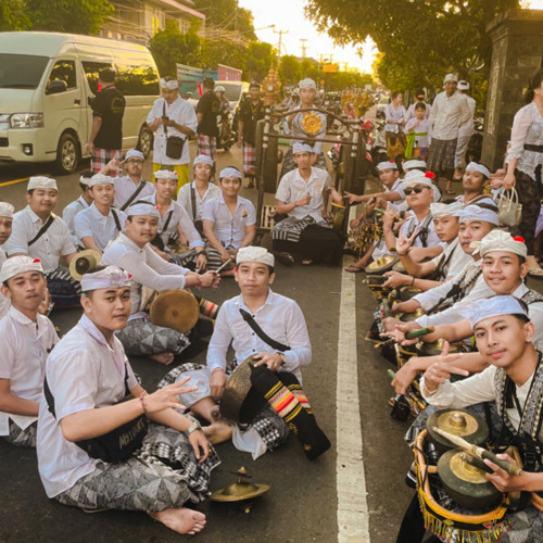 Baleganjur Bebarongan Kreasi  Komunitas Seni Semare.mp3