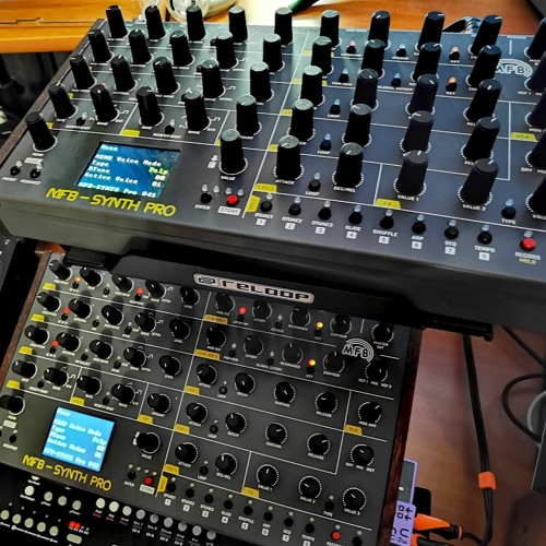 Stream MFB Synth Pro dual Flash! by Əlәɔʇɹo ᴟuᴤiɔ ʇәᴤʇᴤ Listen online