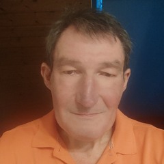 Yo Beach Girl Dancing