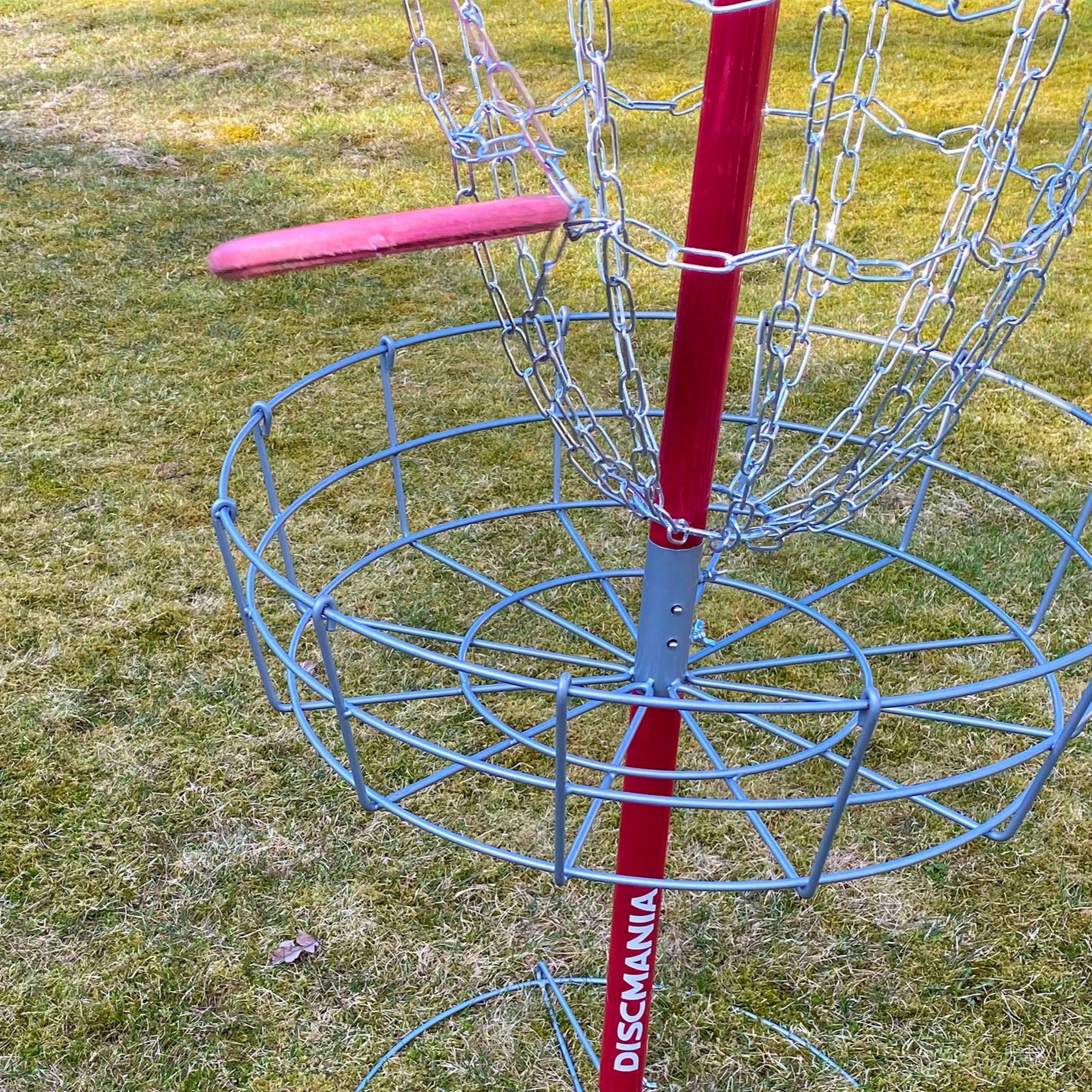 Frisbeegolfradalla konkari auttaa aloittelijaa episode artwork
