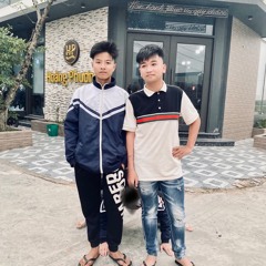 Nụ cười chợt tắt lệ chàn khoé mắt-(Huy QgHuy)