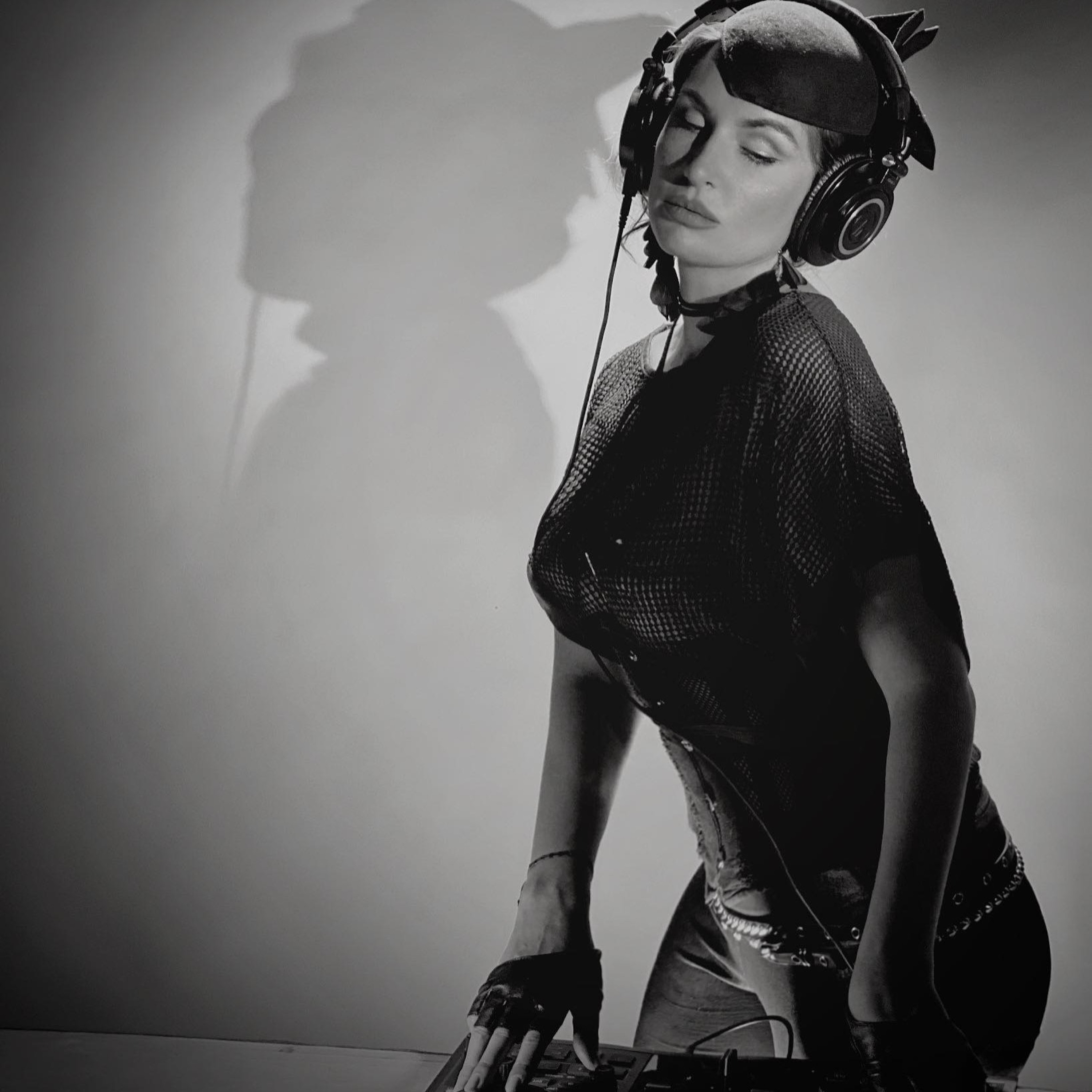 NiteWave Radio Show