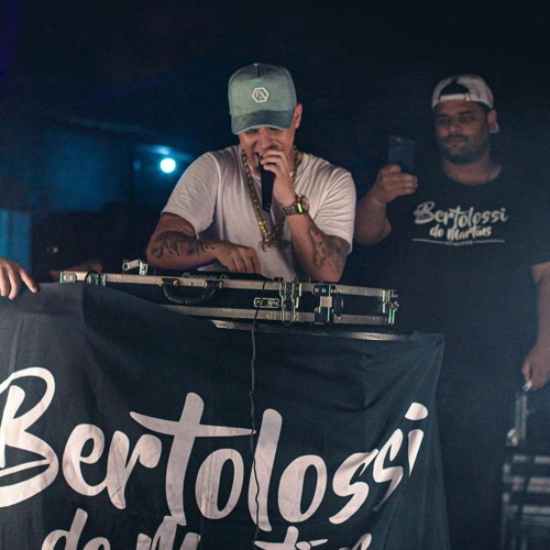 ME CHAMA DE AMOR & PEDE COM CARINHO [ DJ BERTOLOSSI ] PQ CHORAS BRUNO MARS