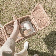 NO ONE KEEPS A SECRET