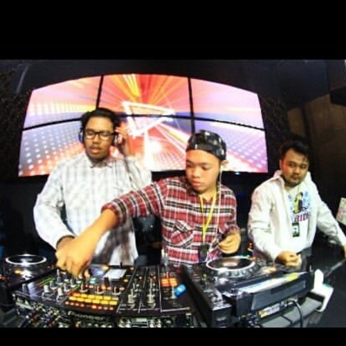 RNB SLOW JAM TWERK JUNGLE TERROR (ADITYA MIXTAPE).mp3