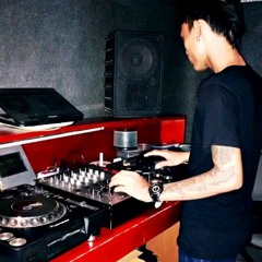 KISSES BACK (BREAKBEAT )  _ HIGHT BPM !!!.mp3