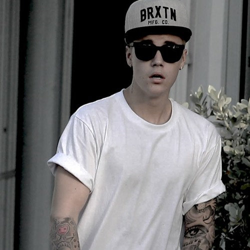 Justin Bieber's Sweats & Off-White x Air Jordan Kicks Look Bike Ready