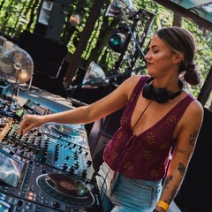 Jessie Dols @ Into The Woods Festival, Beukenbos (opening set)