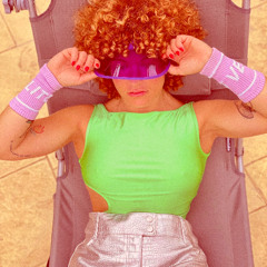 Gizzi Girl x Wav.fle Pool Party