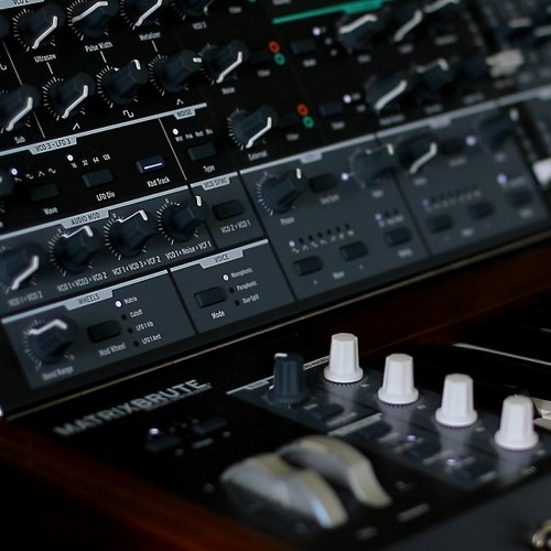Hans zimmer moog synthesizer deals