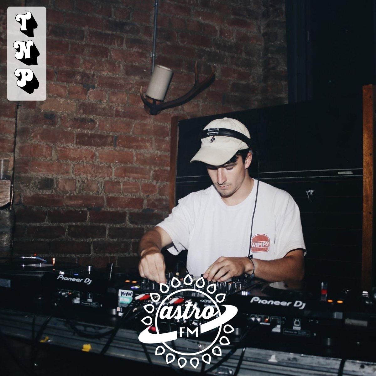 AstroFM 062 // Eyes Closed Smile On by Calum Archibald (Bside)