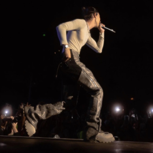 Head In The Clouds 2021 -pillows - Eaj & keshi Live