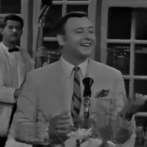 يا مُنيتي انتي لذيذ أحلامي انتي فداك الروح مُش خسارة