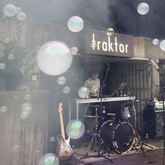 bubbles in the rain @ traktorbar 2024