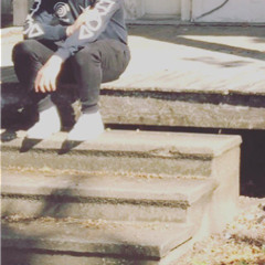 ʞɔɐlq llɐ uᴉ ǝɯ ʎɹnq