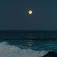 The shine of my moon <3