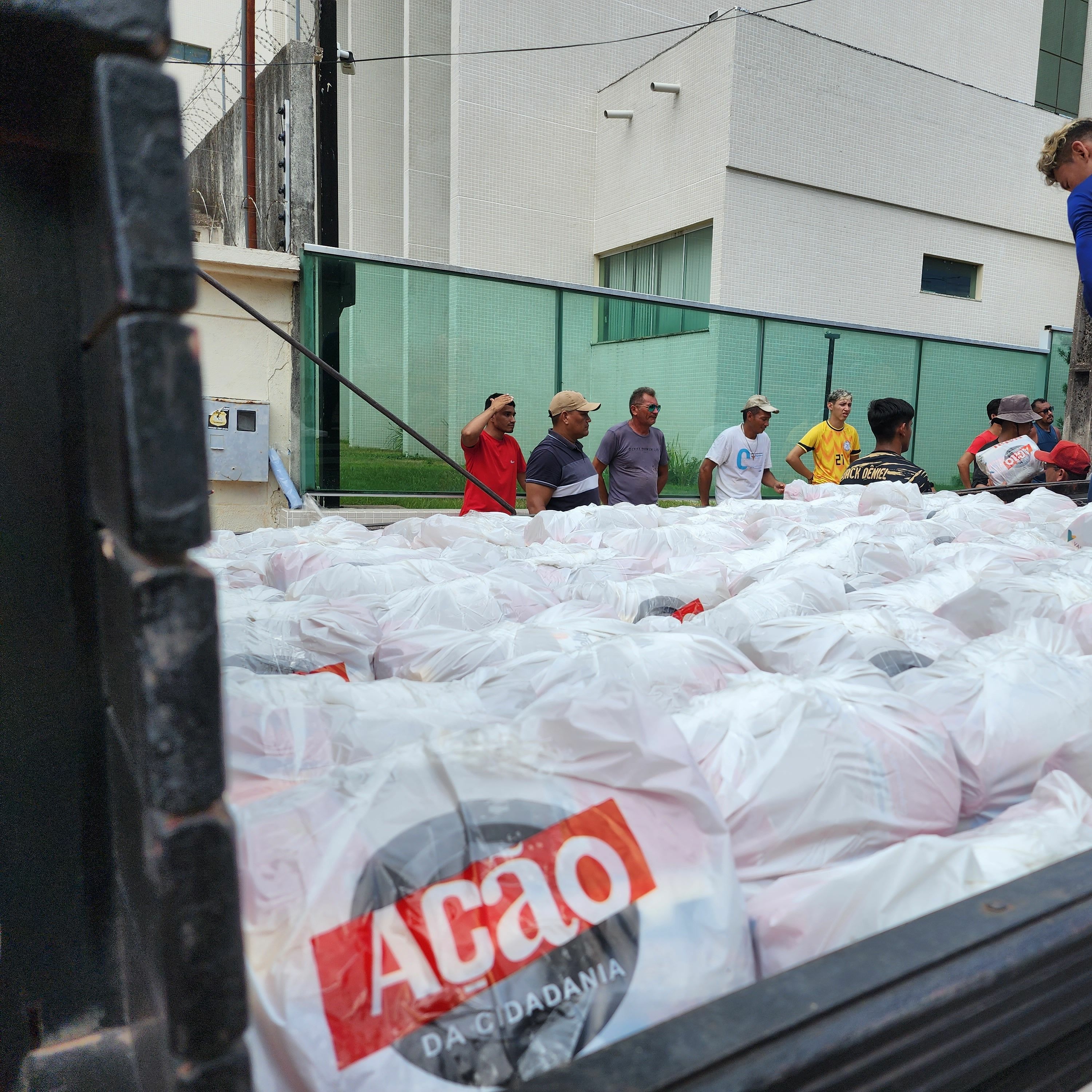 Vinte toneladas de alimentos garantem segurança alimentar à duas mil famílias em Santarém