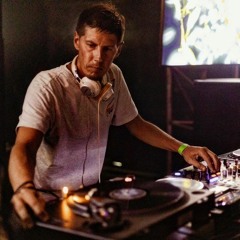 3 decks DJ SET HARDGROOVE TECHNO only vinyl