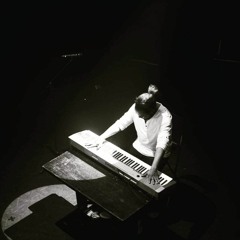 Interpretation de l "L'hymne à l'amour" au piano