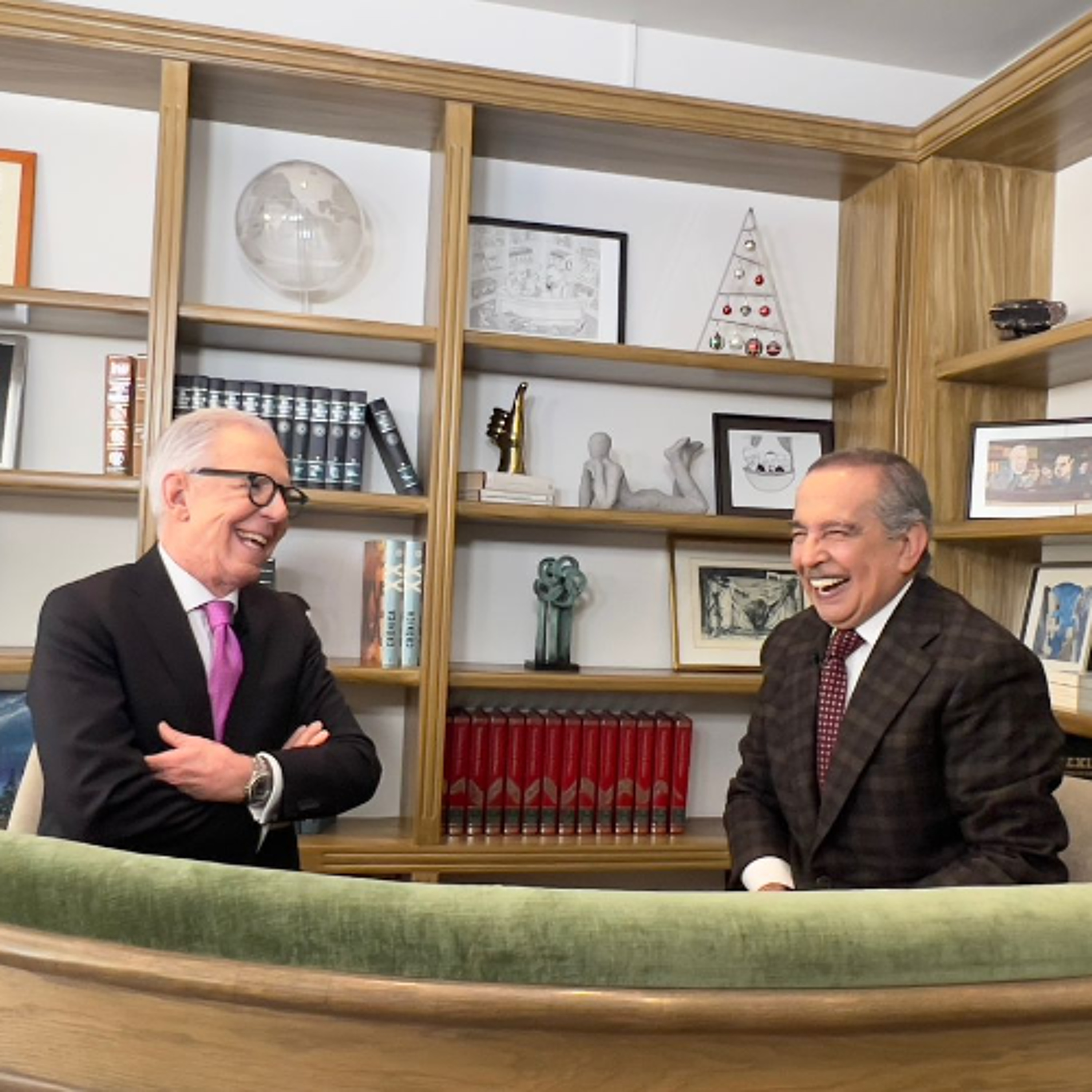 Joaquín Marín de do Pingüé (T5 cap. 42): De Miss Universo a fugitivo