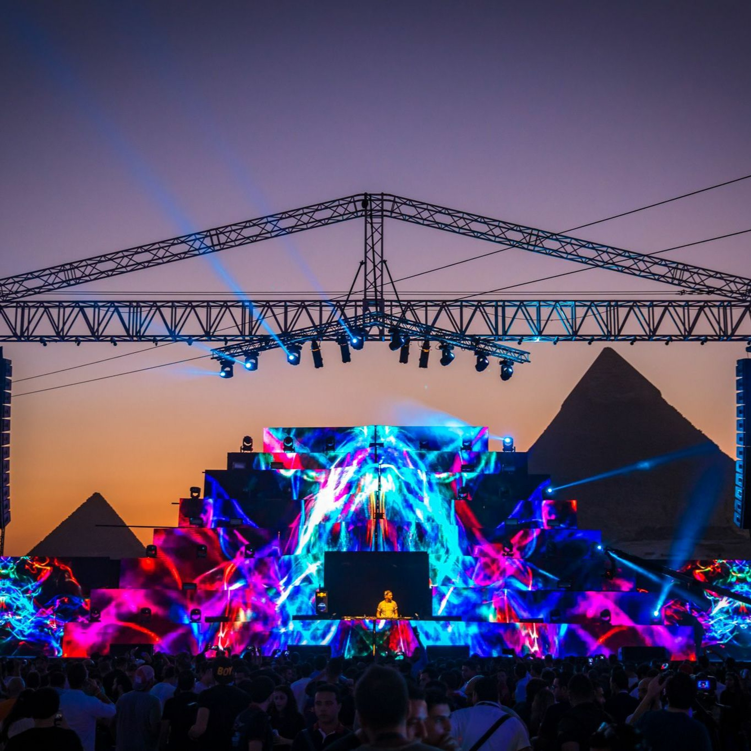 Paul Thomas presents UV Radio