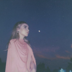 Sabrina Carpenter – Space and Dust