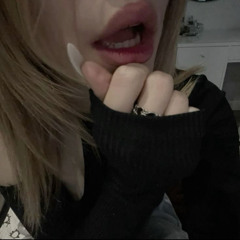 اعيش يومي بلا هموم