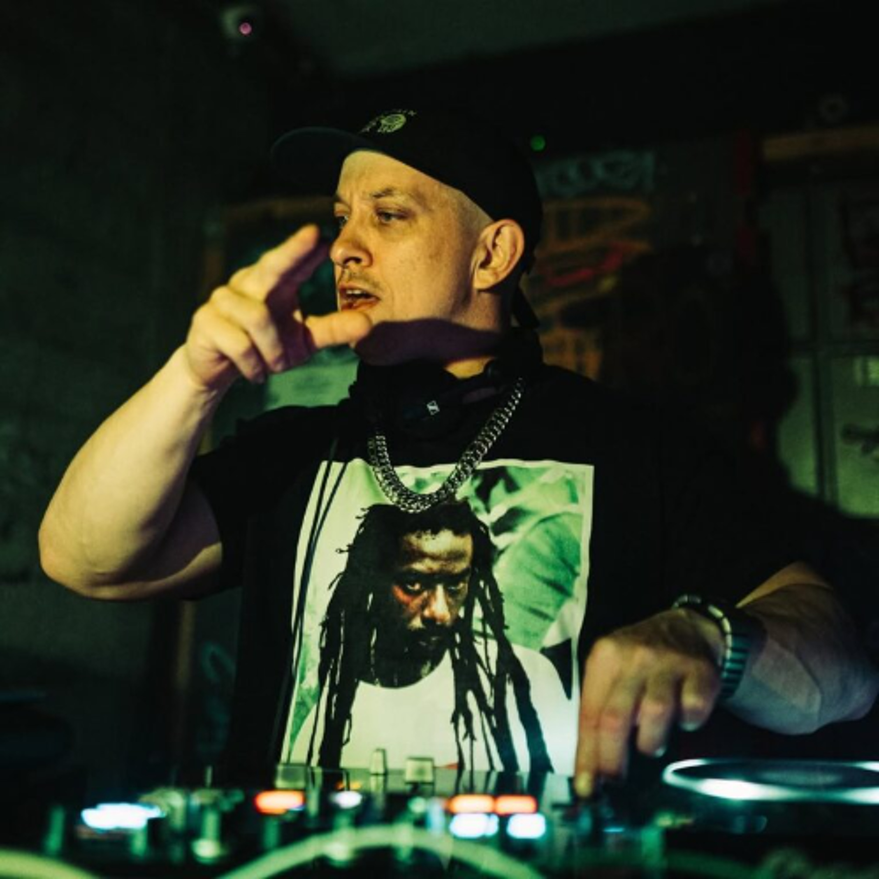 DJ WAR 04.15.26 | VISLA FM episode artwork