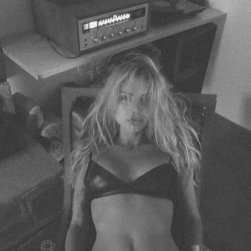 T E C H N O | M O O D