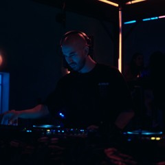 MOMENTUM // DJ LAYAM