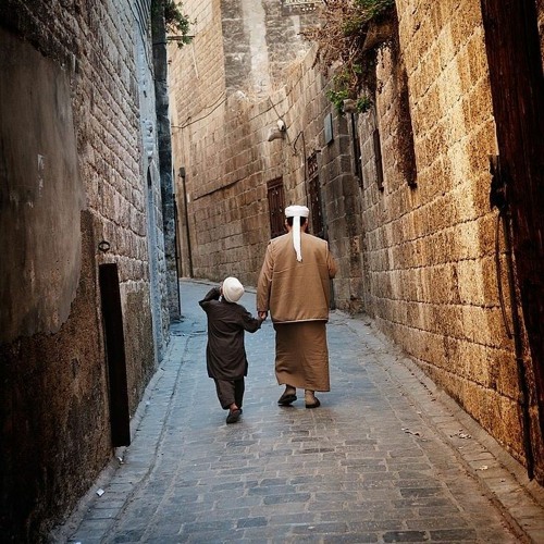 يا طولَ شَوقِيَ إِن قالوا الرَحيلُ غَدا