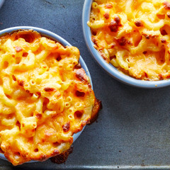 Dutch Oven Mac and Cheese with Bacon A Smoky Twist on a Classic