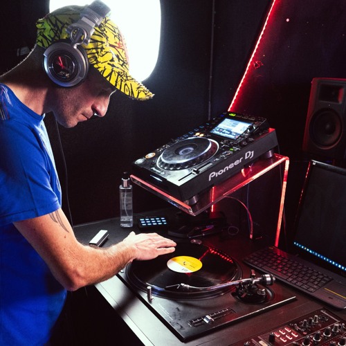 Tim Barsby last mix with Amber D