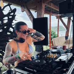 LAURA- DJ SET techno