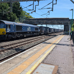 Cheddington Station, train manic mayhem (CA-08 ORTF) 1250¬1300 - 2025_07_10