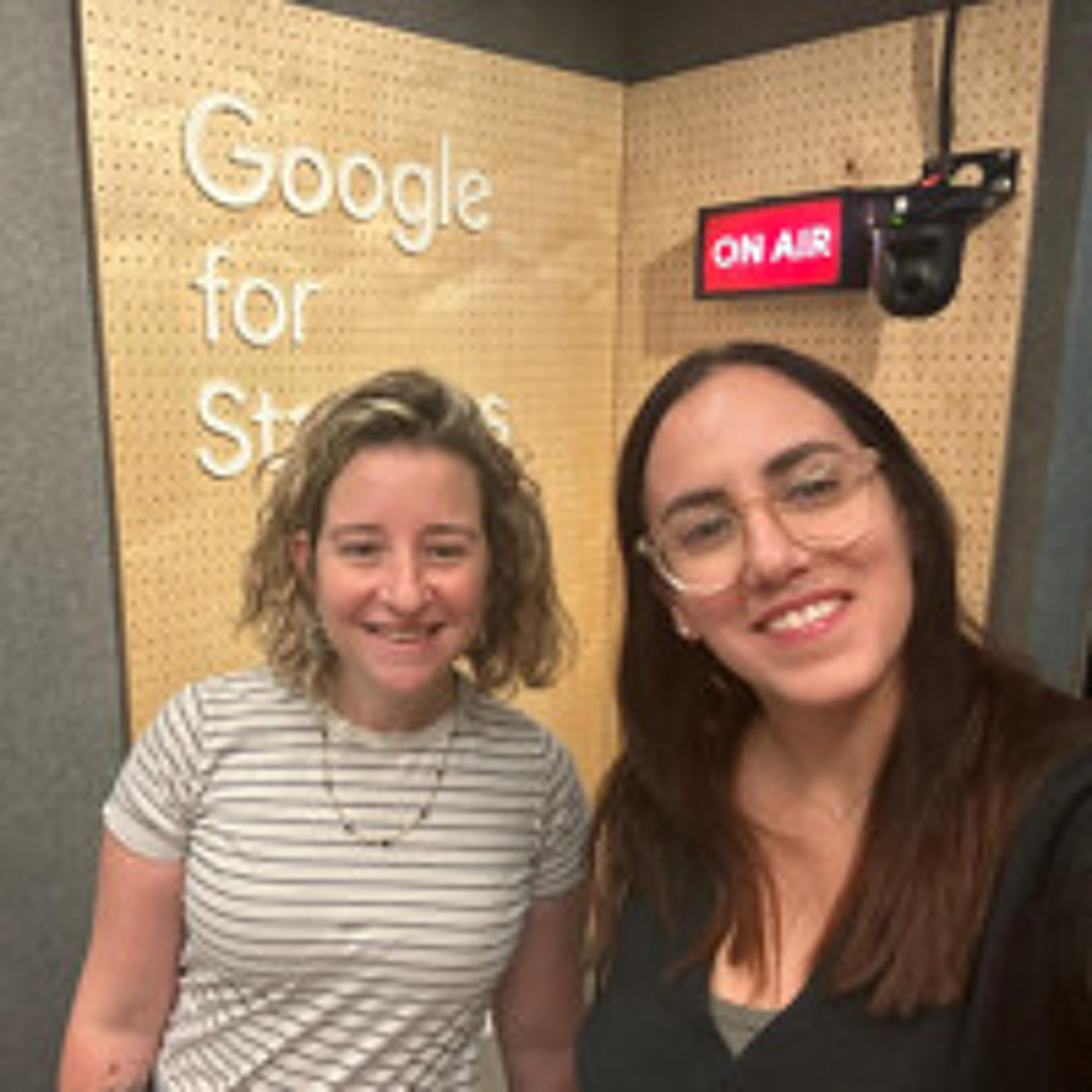 274 - PM in Crisis: Turning Skills into Social Impact (feat. Chen Arbel) מוצרלה | Mozzarella- A Product Management Podcast 274 - PM in Crisis: Turning Skills into Social Impact (feat. Chen Arbel)