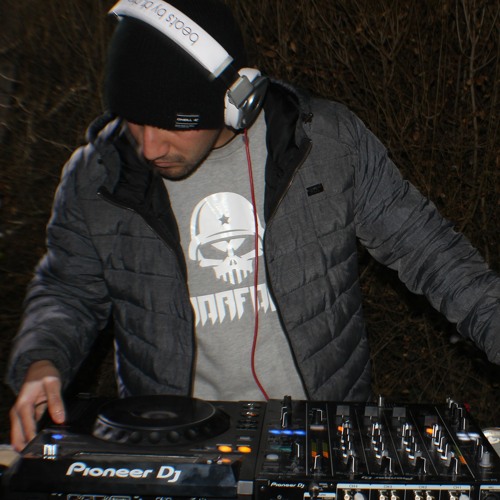 INTRO HARDTRAP VS PLAY WITH FIRE OUT190