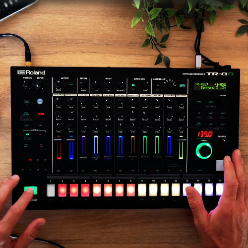 Hypnotic Techno live track « Heart » | Dawless with Roland TR-8S | 135 BPM