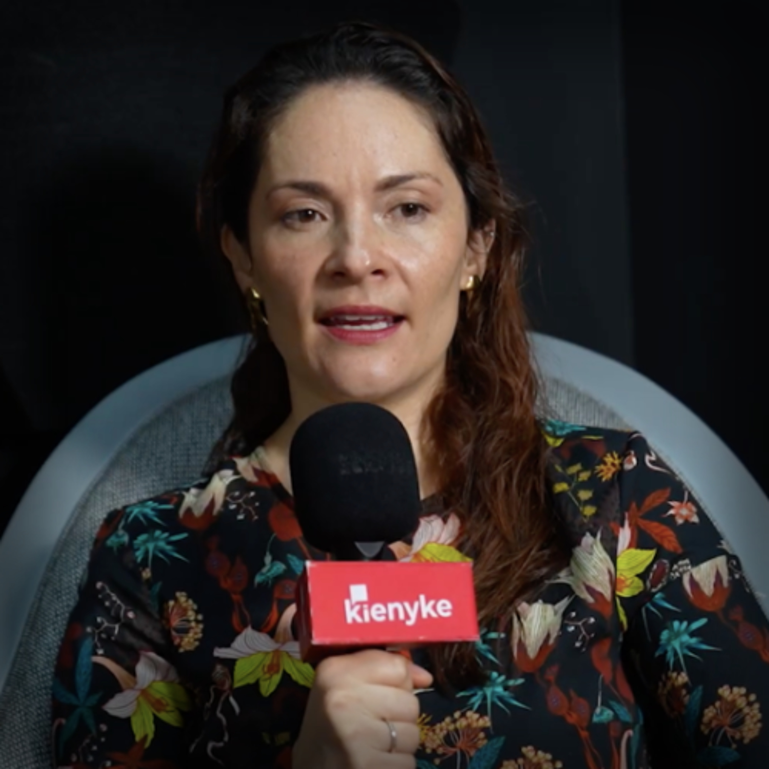 Paulina Galeano rompe el silencio con su obra más impactante 'Señorita X' episode artwork