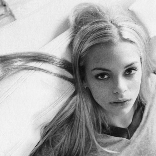 tweyes! - again (prod. waggonkid)