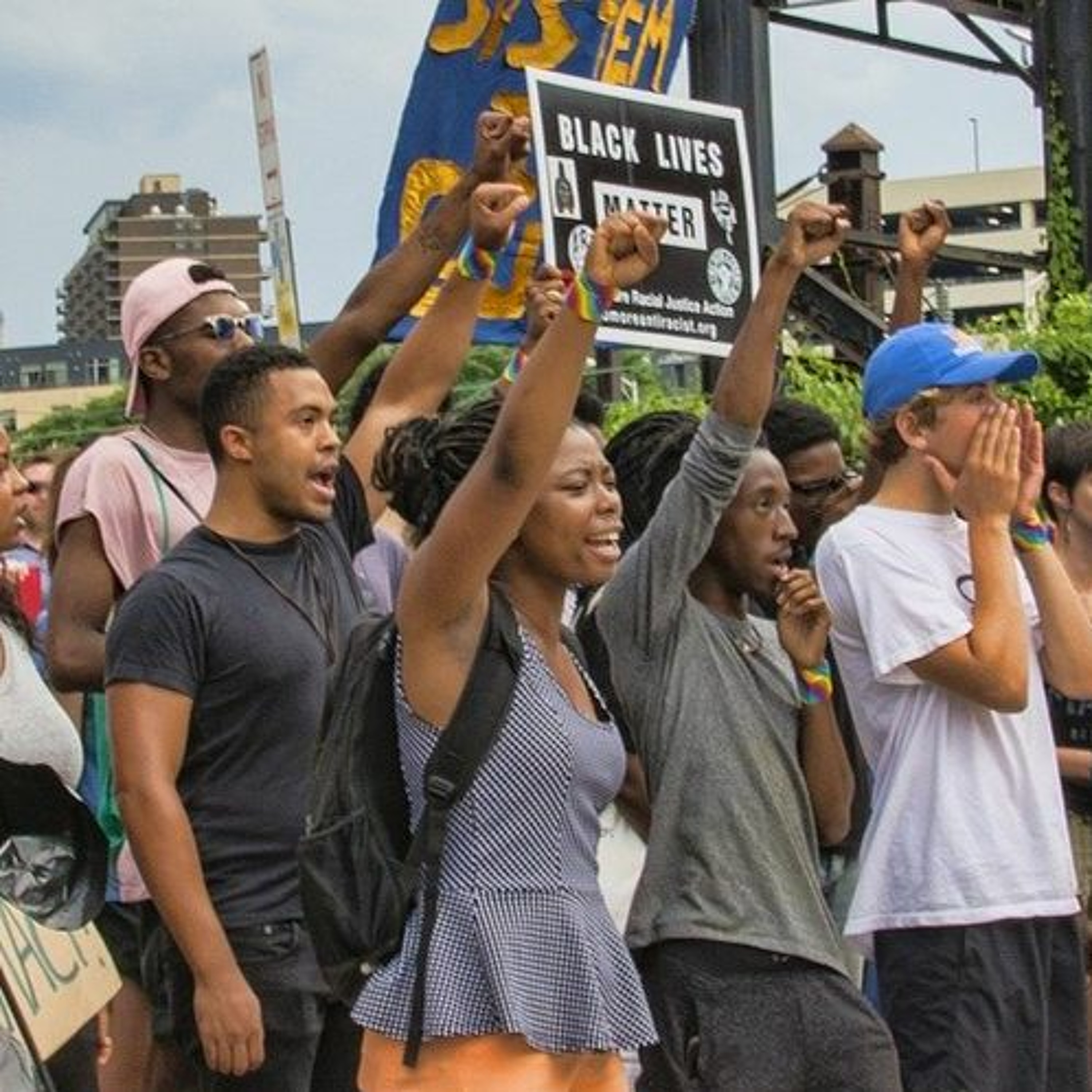 SOCIÉTÉ | Manifestations contre les brutalités policières aux États-Unis episode artwork