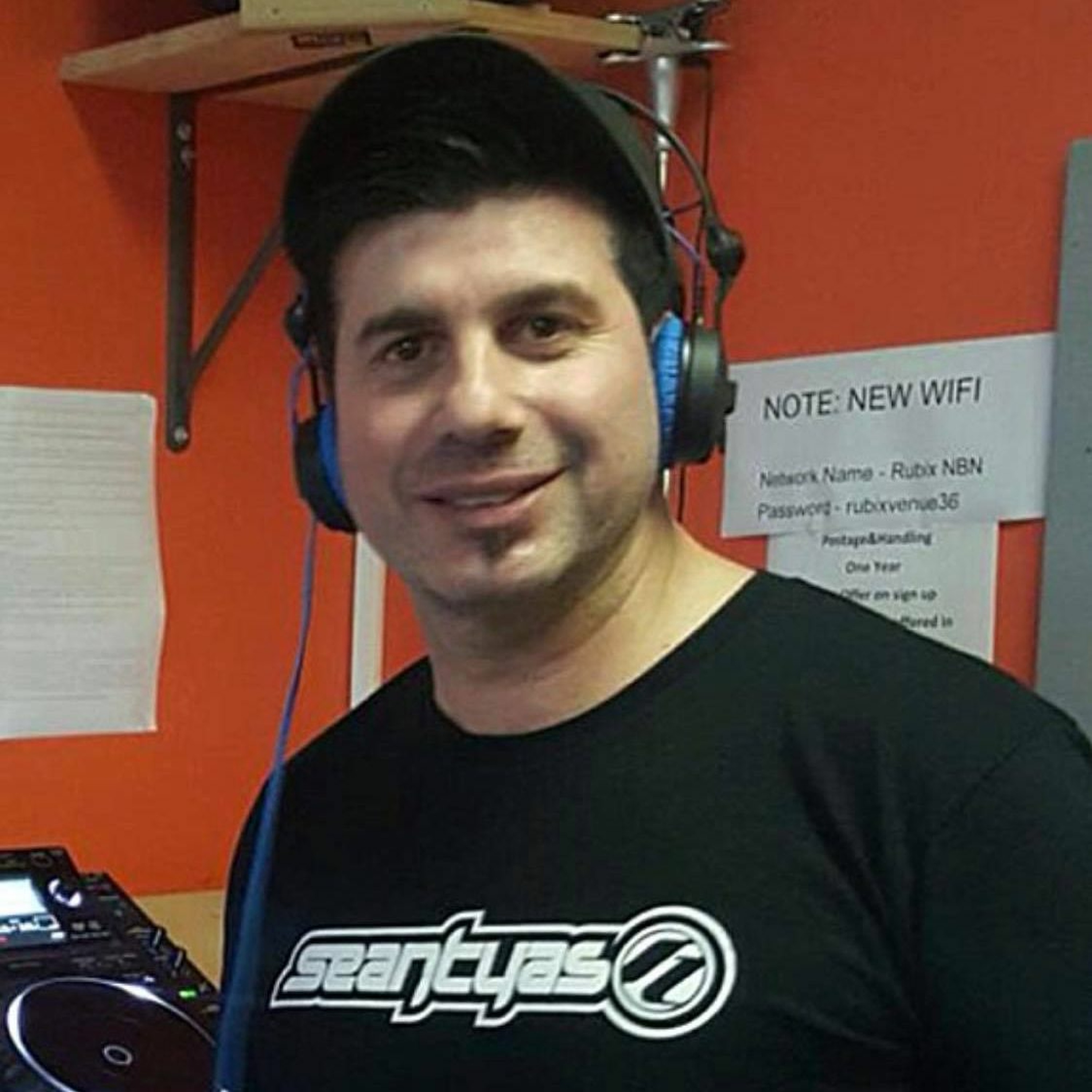 Live On Kiss Fm 2014 (One From The Archives) episode artwork