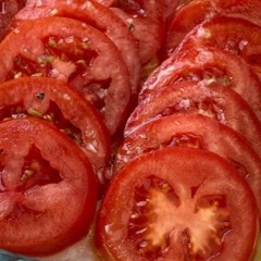 freshly sliced tomatoes everyone will love