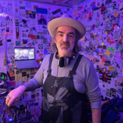 SUITABLE MATERIAL WITH MAIKO MOREAU @ The Lot Radio 12-02-2025