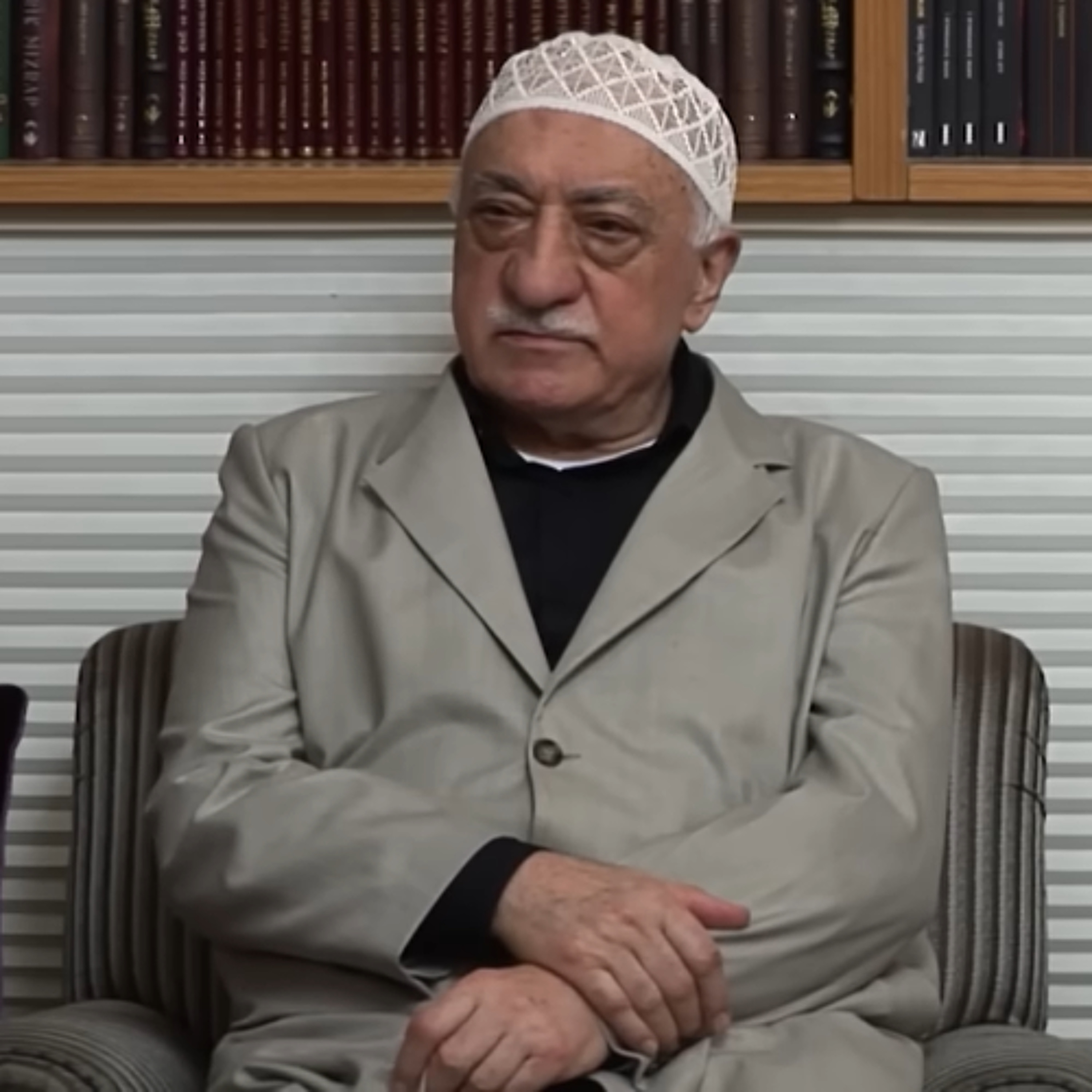 2011-10-16-2 SOHBET - Kimsenin müslümanlığını hafife almayın