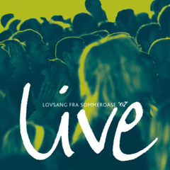 Foran tronen, men det er det eneste