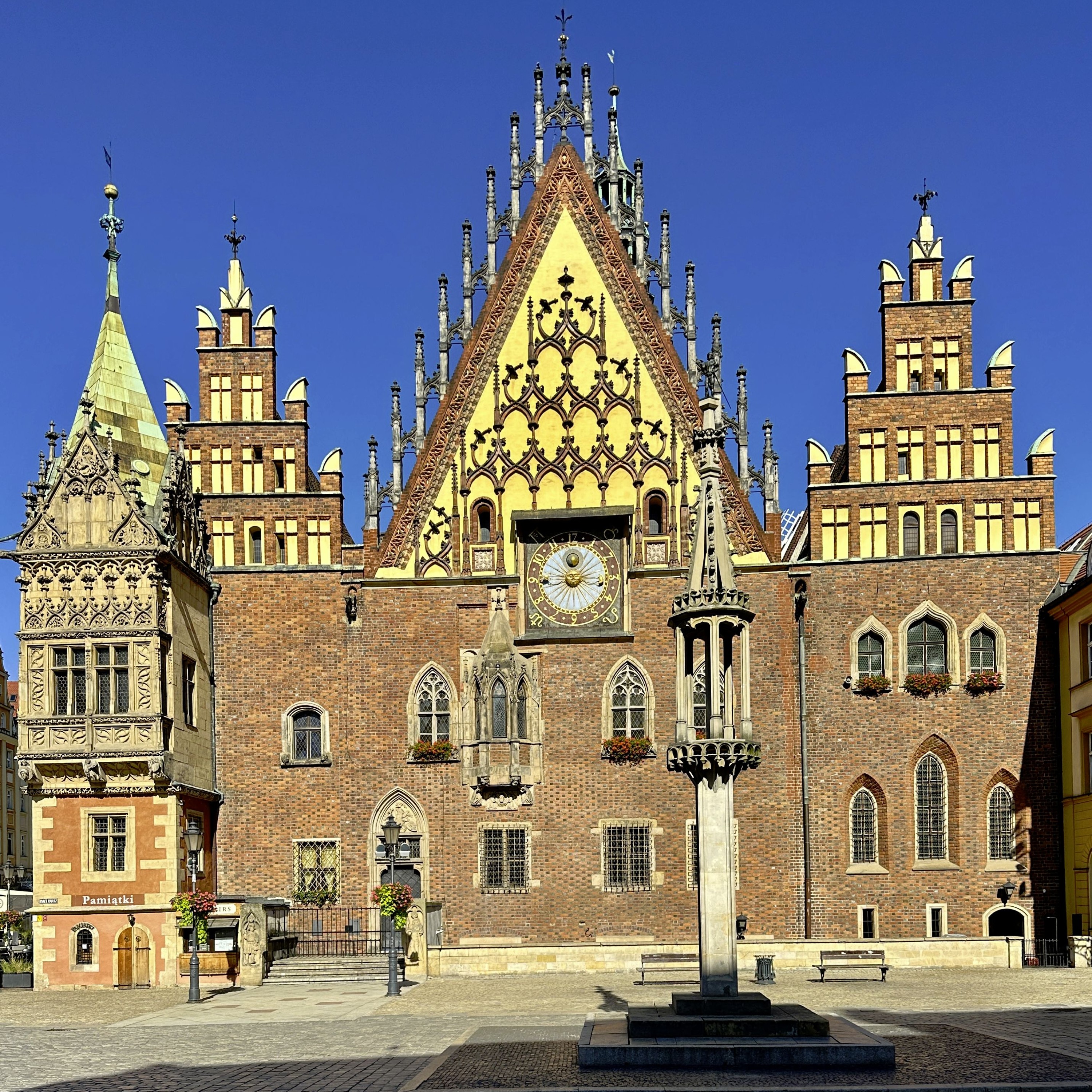 Our Correspondent Karin Avila Visits "Venice Of The North", Wrocław Poland episode artwork