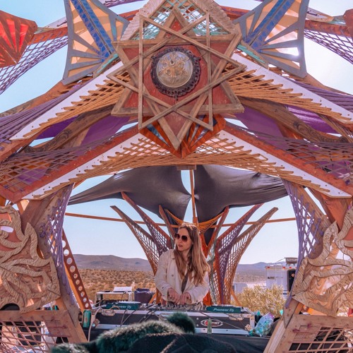Peachswitch | SPRING FREQUENCY MIX 2025