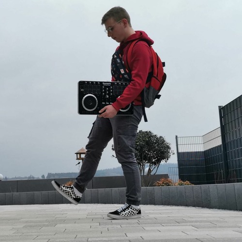 Azzaro (155BPM)